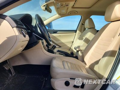 Zdjęcie 7 z 12 samochodu: 2017 VOLKSWAGEN PASSAT SEL PREMIUM VIN:1VWCT7A39HC071808 - miniatura