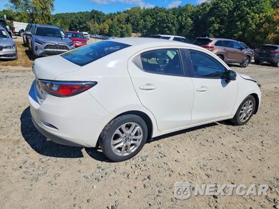 Trzecie zdjęcie samochodu z tyłu: 2017 TOYOTA YARIS IA BASE VIN:3MYDLBYV7HY165227 - miniatura