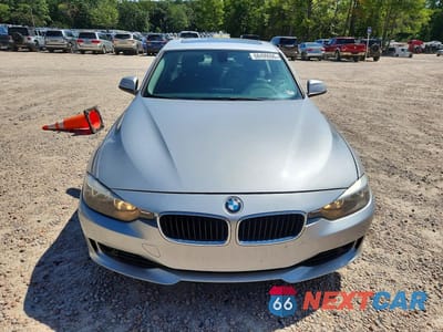 Piąte zdjęcie samochodu w środku: 2013 BMW 328 I VIN:WBA3A5C55DF359052 - miniatura