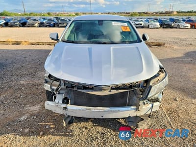 Piąte zdjęcie samochodu w środku: 2018 CHEVROLET IMPALA LT VIN:2G1105S33J9114535 - miniatura