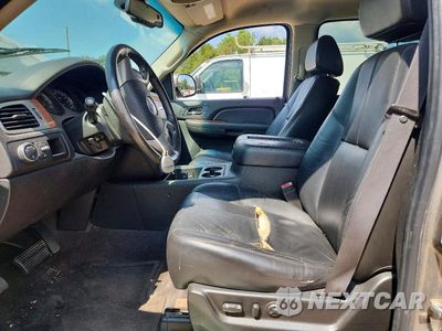 Zdjęcie 7 z 13 samochodu: 2008 GMC YUKON VIN:1GKFC13098R226844 - miniatura