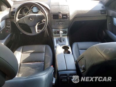 Zdjęcie 8 z 12 samochodu: 2010 MERCEDES-BENZ C 300 VIN:WDDGF5EB4AR086484 - miniatura