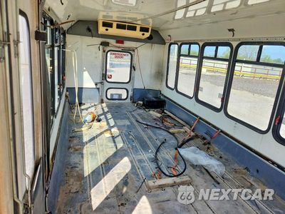Zdjęcie 6 z 10 samochodu: 2009 FORD ECONOLINE E450 SUPER DUTY CUTAWAY VAN VIN:1FDFE45S29DA69111 - miniatura