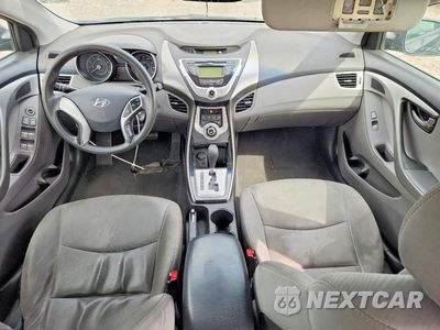 Zdjęcie 8 z 12 samochodu: 2012 HYUNDAI ELANTRA GLS VIN:5NPDH4AE7CH079315 - miniatura