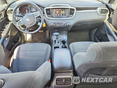 Zdjęcie 8 z 13 samochodu: 2019 KIA SORENTO LX VIN:5XYPG4A30KG550273 - miniatura