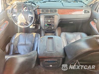 Zdjęcie 8 z 14 samochodu: 2007 GMC YUKON XL C1500 VIN:1GKFC16077J302778 - miniatura