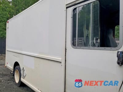 Zdjęcie 11 z 13 samochodu: 2006 FREIGHTLINER CHASSIS M LINE WALK-IN VAN VIN:4UZAANBW16CW07172 - miniatura
