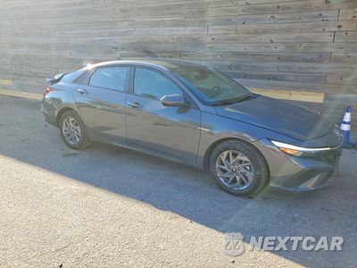 Czwarte zdjęcie samochodu z boku: 2024 HYUNDAI ELANTRA SEL VIN:KMHLM4DG6RU820763 - miniatura
