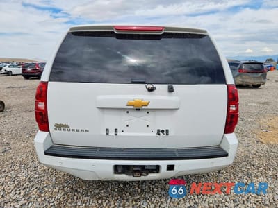 Zdjęcie 6 z 13 samochodu: 2014 CHEVROLET SUBURBAN K1500 LT VIN:1GNSKJE74ER182665 - miniatura