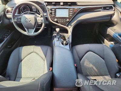 Zdjęcie 8 z 12 samochodu: 2018 TOYOTA CAMRY LE VIN:4T1B11HK4JU656371 - miniatura