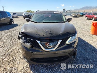 Piąte zdjęcie samochodu w środku: 2018 NISSAN ROGUE SPORT SV VIN:JN1BJ1CRXJW283563 - miniatura
