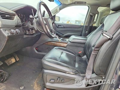 Zdjęcie 7 z 13 samochodu: 2019 CHEVROLET SUBURBAN K1500 LT VIN:1GNSKHKC8KR330466 - miniatura