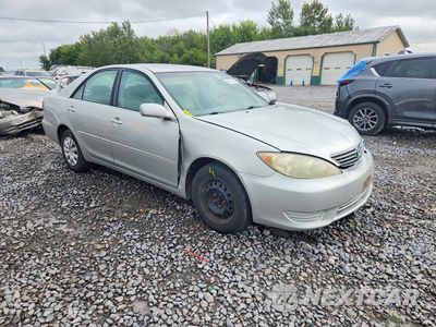 Czwarte zdjęcie samochodu z boku: 2005 TOYOTA CAMRY LE VIN:4T1BE32K55U600440 - miniatura