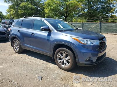 Czwarte zdjęcie samochodu z boku: 2015 TOYOTA HIGHLANDER XLE VIN:5TDJKRFH2FS214655 - miniatura