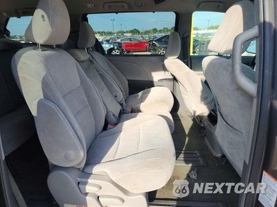 Zdjęcie 11 z 13 samochodu: 2017 TOYOTA SIENNA VIN:5TDKZ3DC2HS807469 - miniatura