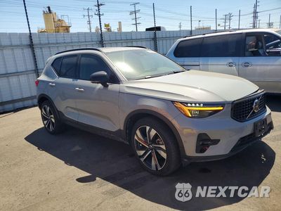Czwarte zdjęcie samochodu z boku: 2024 VOLVO XC40 PLUS VIN:YV4L12UL2R2355311 - miniatura