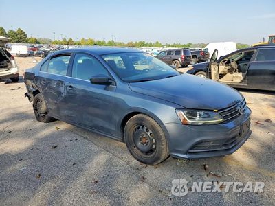 Czwarte zdjęcie samochodu z boku: 2017 VOLKSWAGEN JETTA S VIN:3VW2B7AJ9HM211514 - miniatura
