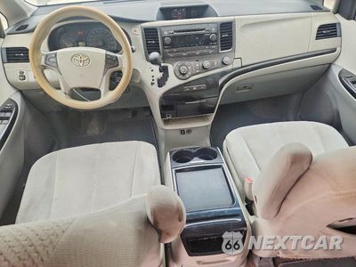 Zdjęcie 8 z 13 samochodu: 2011 TOYOTA SIENNA LE VIN:5TDKK3DC6BS069980 - miniatura