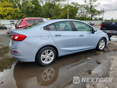 Trzecie zdjęcie samochodu z tyłu: 2018 CHEVROLET CRUZE LT VIN:1G1BE5SM0J7132376 - miniatura