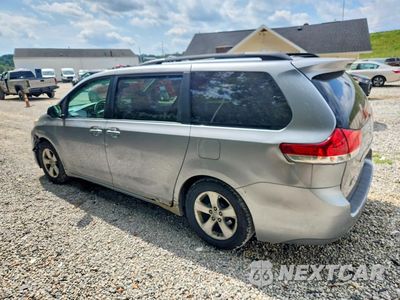 Drugie zdjęcie samochodu z przodu: 2011 TOYOTA SIENNA LE VIN:5TDKK3DCXBS040711 - miniatura