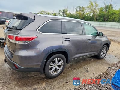 Trzecie zdjęcie samochodu z tyłu: 2015 TOYOTA HIGHLANDER XLE VIN:5TDJKRFH9FS120501 - miniatura