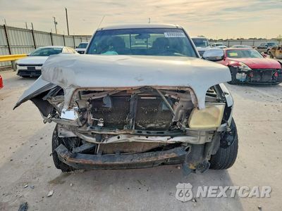 Piąte zdjęcie samochodu w środku: 2003 TOYOTA TUNDRA SR5 VIN:5TBRT34183S434471 - miniatura