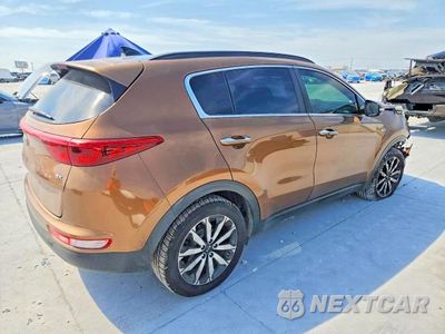 Trzecie zdjęcie samochodu z tyłu: 2018 KIA SPORTAGE EX VIN:KNDPNCAC3J7388814 - miniatura