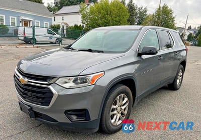 Drugie zdjęcie samochodu z przodu: 2018 CHEVROLET TRAVERSE LS VIN:1GNEVFKW2JJ166728 - miniatura