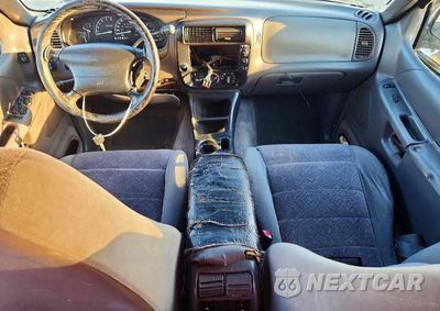 Zdjęcie 8 z 14 samochodu: 2000 FORD EXPLORER XLT VIN:1FMZU63E0YZA92042 - miniatura