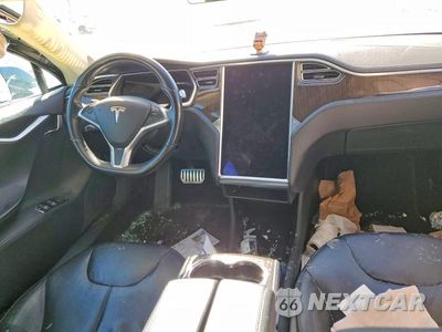 Zdjęcie 8 z 12 samochodu: 2013 TESLA MODEL S VIN:5YJSA1CP3DFP22610 - miniatura