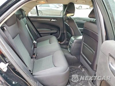 Zdjęcie 10 z 13 samochodu: 2019 CHRYSLER 300 TOURING VIN:2C3CCAAG0KH746103 - miniatura