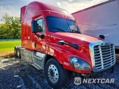 Czwarte zdjęcie samochodu z boku: 2018 FREIGHTLINER CASCADIA 125 SEMI TRUCK VIN:1FUJGLDR9JLJK5212 - miniatura