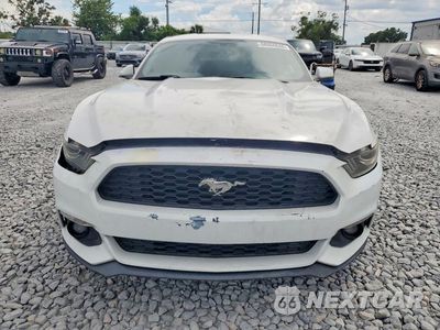 Piąte zdjęcie samochodu w środku: 2016 FORD MUSTANG VIN:1FA6P8THXG5298355 - miniatura