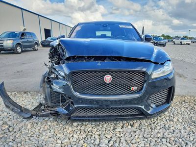 Piąte zdjęcie samochodu w środku: 2017 JAGUAR F-PACE S VIN:SADCM2BV3HA066476 - miniatura