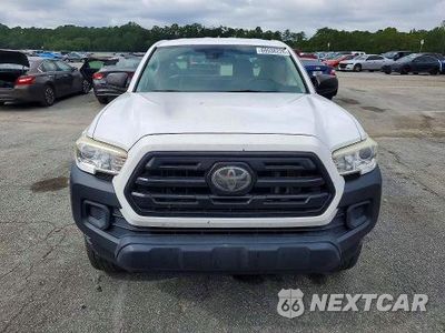 Piąte zdjęcie samochodu w środku: 2018 TOYOTA TACOMA SR VIN:5TFRX5GN5JX117759 - miniatura