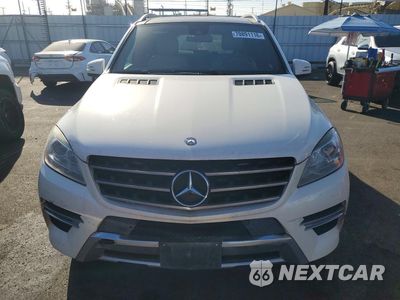 Piąte zdjęcie samochodu w środku: 2013 MERCEDES-BENZ ML 550 4MATIC VIN:4JGDA7DBXDA156724 - miniatura