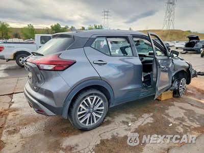 Trzecie zdjęcie samochodu z tyłu: 2021 NISSAN KICKS SV VIN:3N1CP5CV7ML542172 - miniatura