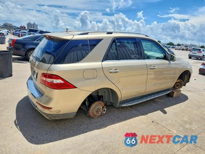 Trzecie zdjęcie samochodu z tyłu: 2013 MERCEDES-BENZ ML 350 VIN:4JGDA5JB6DA152856 - miniatura