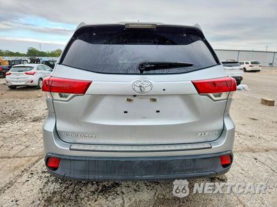 Zdjęcie 6 z 13 samochodu: 2017 TOYOTA HIGHLANDER XLE VIN:5TDJZRFH2HS432612 - miniatura