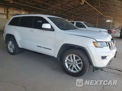 Czwarte zdjęcie samochodu z boku: 2018 JEEP GRAND CHEROKEE LAREDO VIN:1C4RJEAG5JC149517 - miniatura