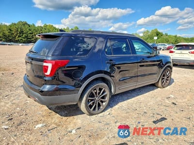 Trzecie zdjęcie samochodu z tyłu: 2017 FORD EXPLORER XLT VIN:1FM5K7D8XHGA97876 - miniatura