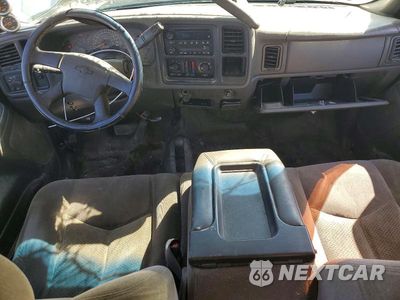 Zdjęcie 8 z 12 samochodu: 2006 CHEVROLET SILVERADO K2500 HEAVY DUTY VIN:1GCHK23DX6F224423 - miniatura