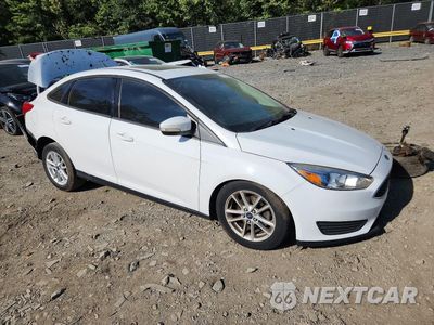 Czwarte zdjęcie samochodu z boku: 2015 FORD FOCUS SE VIN:1FADP3F24FL328901 - miniatura