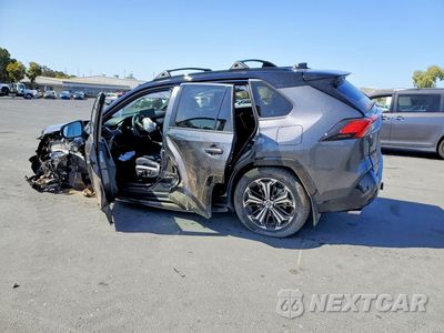 Drugie zdjęcie samochodu z przodu: 2025 TOYOTA RAV4 XSE VIN:JTMFB3FV0SD252514 - miniatura