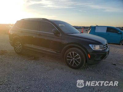 Czwarte zdjęcie samochodu z boku: 2021 VOLKSWAGEN TIGUAN SE VIN:3VV2B7AX5MM090905 - miniatura