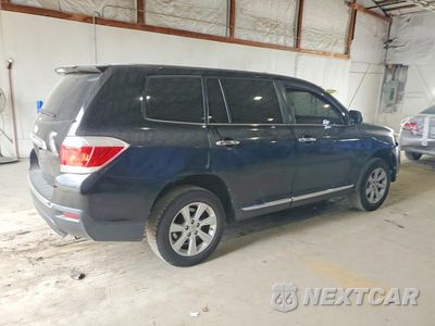Trzecie zdjęcie samochodu z tyłu: 2013 TOYOTA HIGHLANDER BASE VIN:5TDZA3EH7DS037408 - miniatura