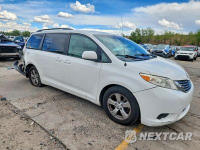 Czwarte zdjęcie samochodu z boku: 2012 TOYOTA SIENNA LE VIN:5TDKK3DC9CS231716 - miniatura