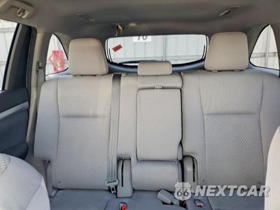Zdjęcie 10 z 13 samochodu: 2015 TOYOTA HIGHLANDER LE VIN:5TDBKRFH8FS109445 - miniatura