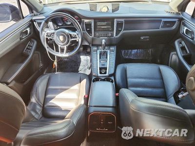 Zdjęcie 8 z 13 samochodu: 2017 PORSCHE MACAN GTS VIN:WP1AG2A59HLB50428 - miniatura