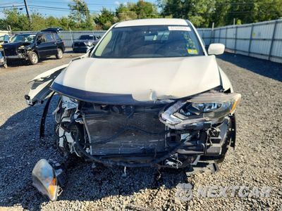 Piąte zdjęcie samochodu w środku: 2017 NISSAN ROGUE S VIN:KNMAT2MV3HP537770 - miniatura